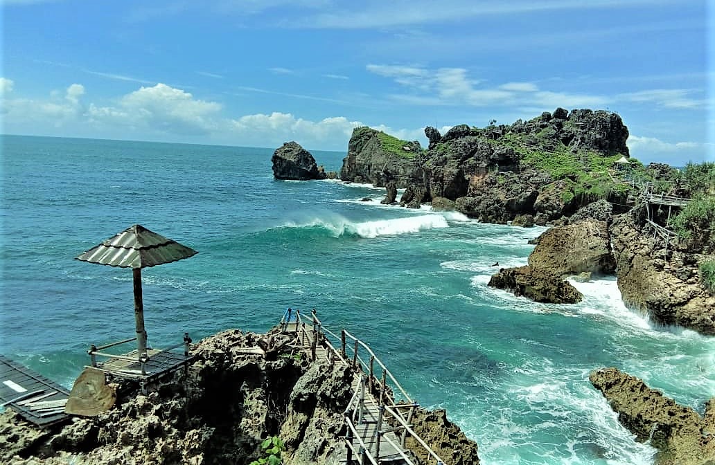 Pantai Nglambor