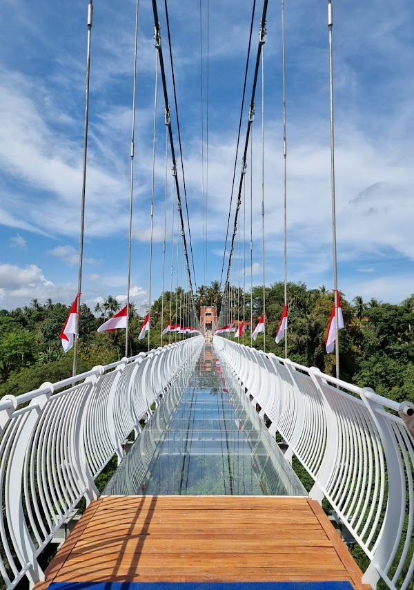 Jembatan Kaca